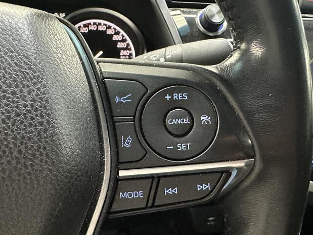 Toyota CAMRY 2.5 Hybrid Executive 1e eigenaar, slechts 26000km, zeer luxe en nette auto