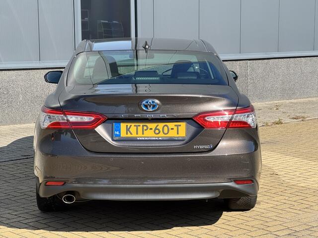Toyota CAMRY 2.5 Hybrid Business Intro Leer