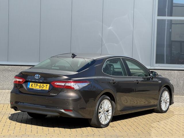 Toyota CAMRY 2.5 Hybrid Business Intro Leer