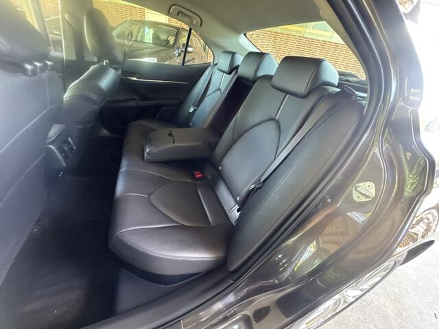 Toyota CAMRY 2.5 Hybrid Business Intro Leer