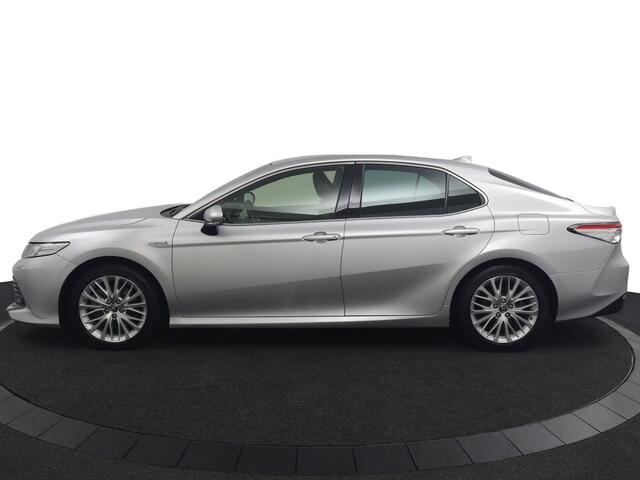 Toyota CAMRY 2.5 Hybrid Premium | Lederen Bekleding | JBL | Separaat bediening Achterbank | Trekhaak | Parkeersensoren en Camera |