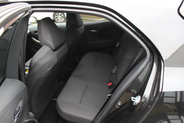 Toyota COROLLA 1.8 Hybrid Dynamic Full LED, Navi/Carplay, Camera, PDC, BLISS, 18", Draadloos Laden, Safety Sence, All Season!!