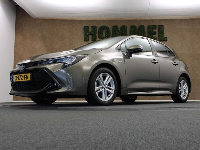 Toyota COROLLA 1.8 Hybrid Dynamic APPLE CARPLAY/ANDROID AUTO - STUUR + STOELVERWARMING - DRAADLOZE TELEFOONLADER - ADAPTIEVE CRUISE CONTROL - KEYLESS ENTRY/ START - DAB RADIO - LICHT/ REGENSENSOR - 4 X ELEKTRISCHE RAMEN