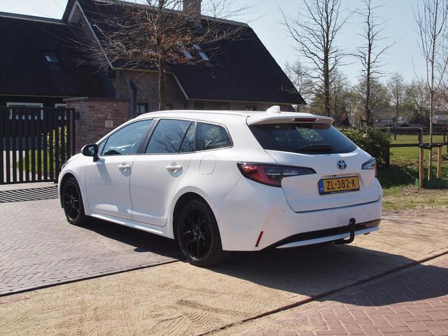 Toyota COROLLA Touring Sports 1.8 Hybrid Business Intro | Camera | Head-up display | Cruise Control | Trekhaak |