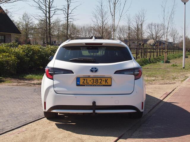 Toyota COROLLA Touring Sports 1.8 Hybrid Business Intro | Camera | Head-up display | Cruise Control | Trekhaak |