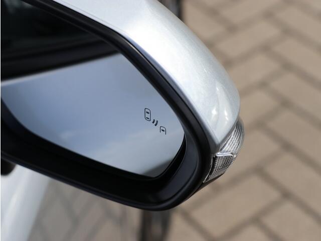 Toyota COROLLA Hybrid 140 Dynamic I Navi I Keyless I Leder I Dodehoekdetectie