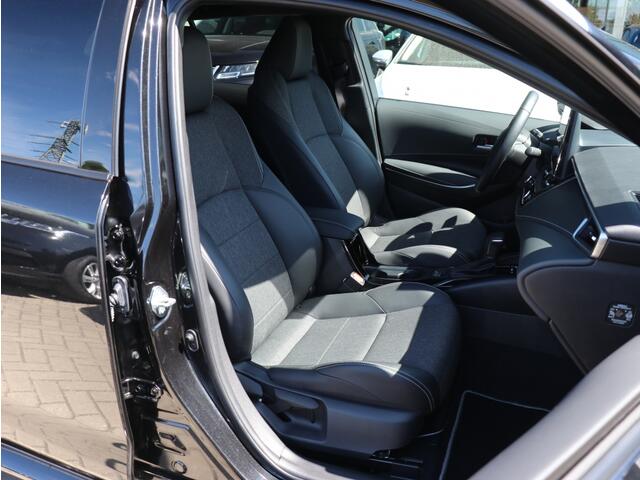 Toyota COROLLA 1.8 Hybrid Dynamic I Keyles I Half-leder I Dodehoekdetectie