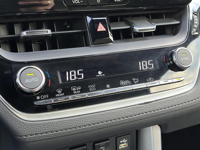 Toyota COROLLA Cross Hybrid 200 Style | Panoramadak | Elektrische achterklep | Apple Carplay/Android auto | Toyota garantie tot 2034!