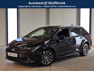 toyota-corolla-touring-sports-1.8-h