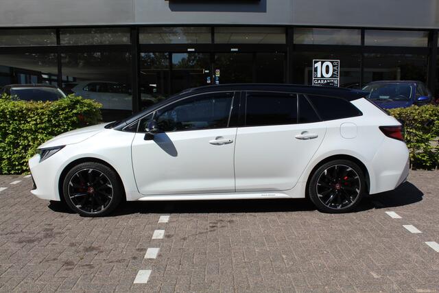 Toyota COROLLA Touring Sports 1.8 Hybrid Dynamic Bi-Tone | Rijklaar | Trekhaak | HUD | 18" GR velgen | Stoel/Stuur-verwarming | Apple/Android