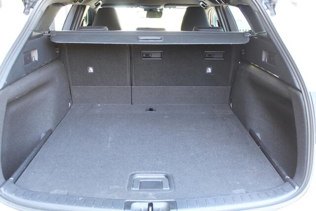 Toyota COROLLA Touring Sports 1.8 Hybrid Dynamic Bi-Tone | Rijklaar | Trekhaak | HUD | 18" GR velgen | Stoel/Stuur-verwarming | Apple/Android