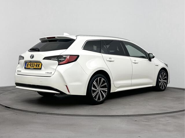 Toyota COROLLA Touring Sports 1.8 Hybrid Business Plus | Navigatie | Lichtmetalen Velgen | Keyless Entry & Go |
