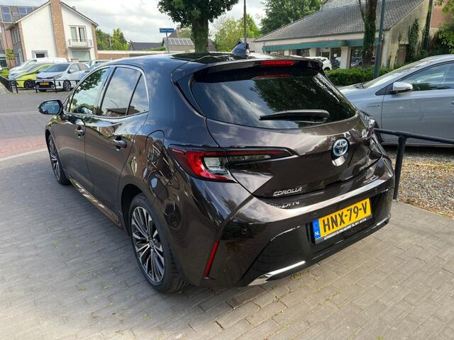 Toyota COROLLA 1.8 HYBRID TEAM D AUTOMAAT / CARPLAY / CAMERA / ADAP. CRUISE