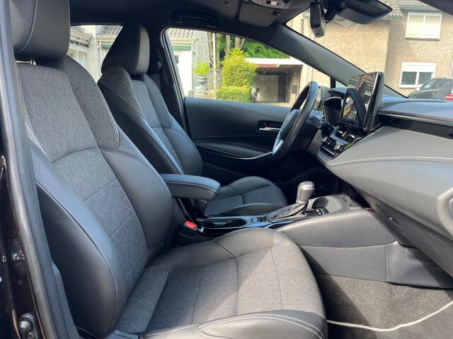 Toyota COROLLA 1.8 HYBRID TEAM D AUTOMAAT / CARPLAY / CAMERA / ADAP. CRUISE