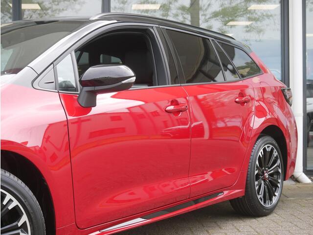 Toyota COROLLA Touring Sports 1.8 Hybrid GR-Sport | Camera | Stoelverwarming | Draadloze telefoonlader | DAB