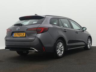 toyota-corolla-touring-sports-hybri