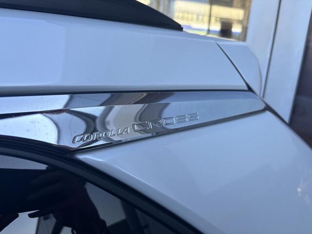 Toyota COROLLA Cross 2.0 Hybrid First Edition | Afneembare Trekhaak | NL Auto | Apple Carplay/Android auto | Half leder | Stoelverwarming | Direct leverbaar!