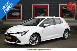 toyota-corolla-1.8-hybrid-business