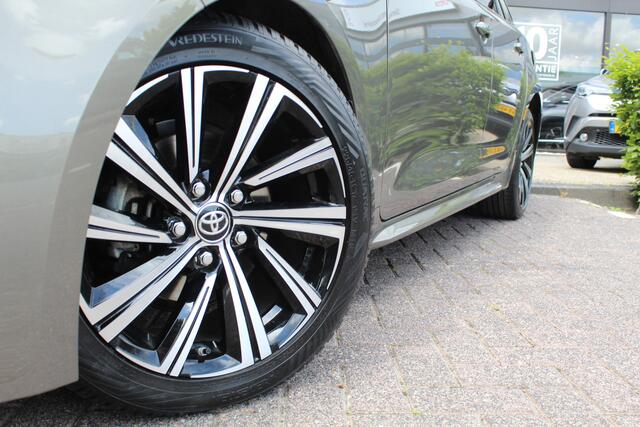 Toyota COROLLA Touring Sports 1.8 Hybrid Business Plus | Rijklaar | Stoelverwarming | Apple/Android | Clima | DAB+ | Camera | Navi | Cruise