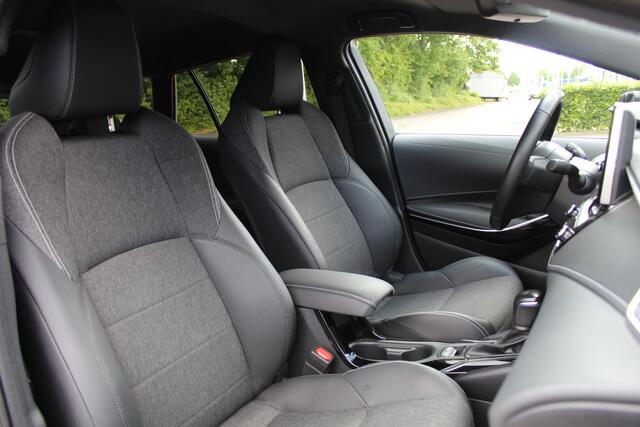 Toyota COROLLA Touring Sports 1.8 Hybrid Business Plus | Rijklaar | Stoelverwarming | Apple/Android | Clima | DAB+ | Camera | Navi | Cruise