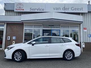 toyota-corolla-touring-sports-hybri