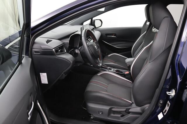 Toyota COROLLA Touring Sports 1.8 Hybrid GR-Sport | Trekhaak | Stoelverwarming | Navigatie | Draadloze Telefoonlader | Full Led Verlichting |