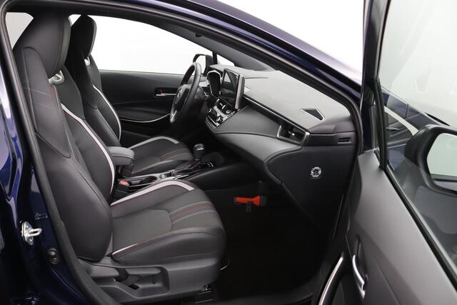 Toyota COROLLA Touring Sports 1.8 Hybrid GR-Sport | Trekhaak | Stoelverwarming | Navigatie | Draadloze Telefoonlader | Full Led Verlichting |