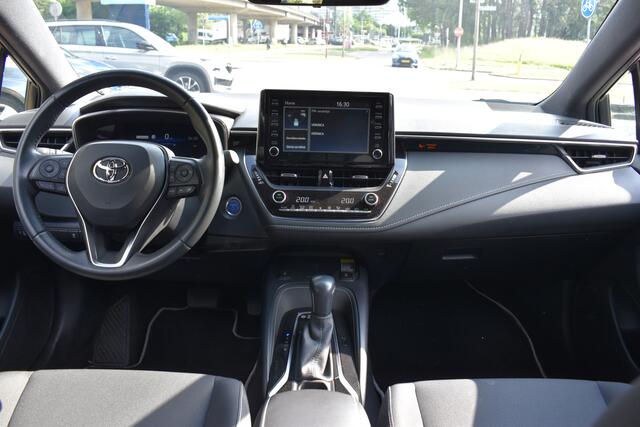 Toyota COROLLA 1.8 Hybrid Dynamic Bi-Tone | Carplay Navi | Camera | Stoelverwarming | 12 mnd BOVAG garantie Whatsapp 06-53188999