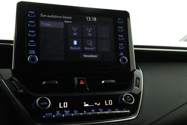 Toyota COROLLA 1.8 Hybrid First Edition | Trekhaak | Navigatie |