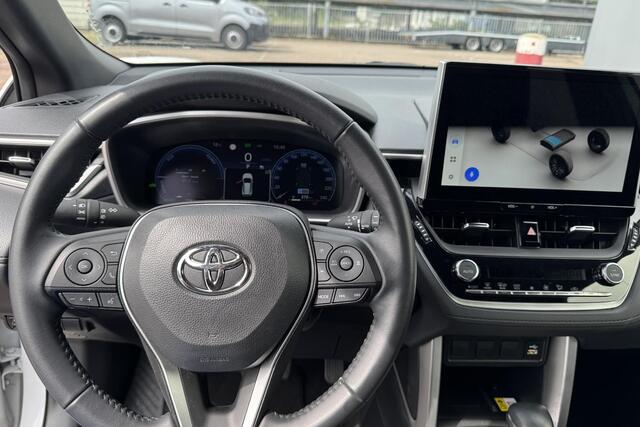 Toyota COROLLA Cross Hybrid 200 Dynamic Edition Navigatie, Achteruitrijcamera, Elek. achterklep, LED, LMV, Privacy glass, Smart Key, BTW Auto