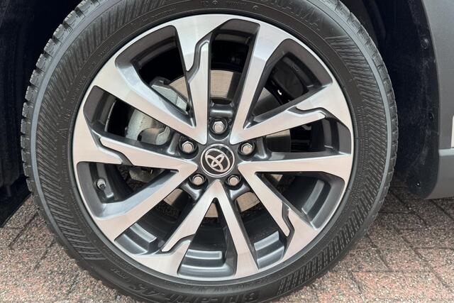 Toyota COROLLA Cross Hybrid 200 Dynamic Navigatie, Achteruitrijcamera, Elek. achterklep, LED, LMV, Privacy glass, Smart Key, BTW Auto