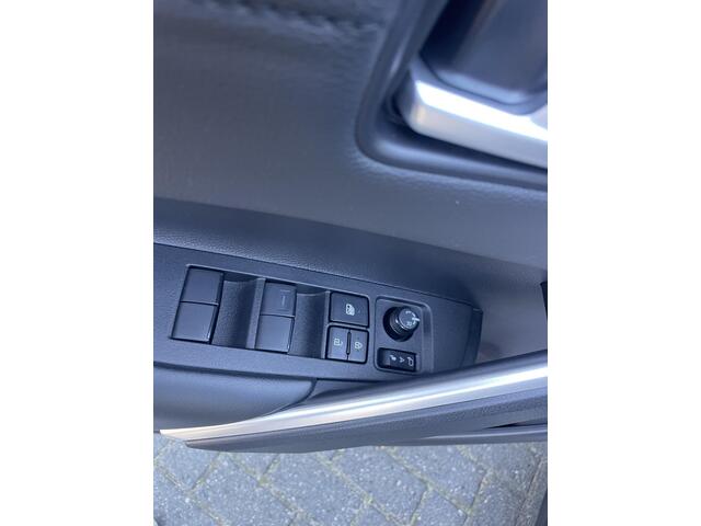 Toyota COROLLA Cross Hybrid 200 style plus edition , Panoramadak, 16.000 km