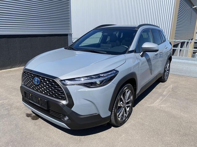Toyota COROLLA Cross Hybrid 200 Executive Edition Panoramadak, Stoelverwarming, Parkeersensoren voor + achter, elektrische achterklep, Navigatie, Led, Achteruitrijcamera, Garantie t/m 2034!