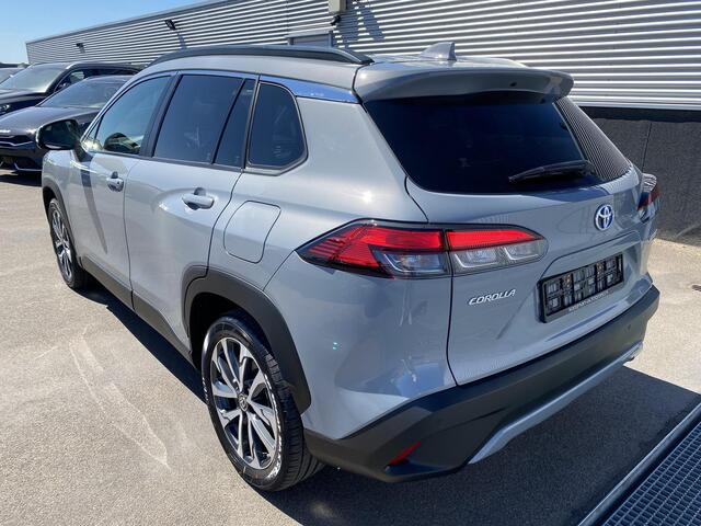 Toyota COROLLA Cross Hybrid 200 Executive Edition Panoramadak, Stoelverwarming, Parkeersensoren voor + achter, elektrische achterklep, Navigatie, Led, Achteruitrijcamera, Garantie t/m 2034!