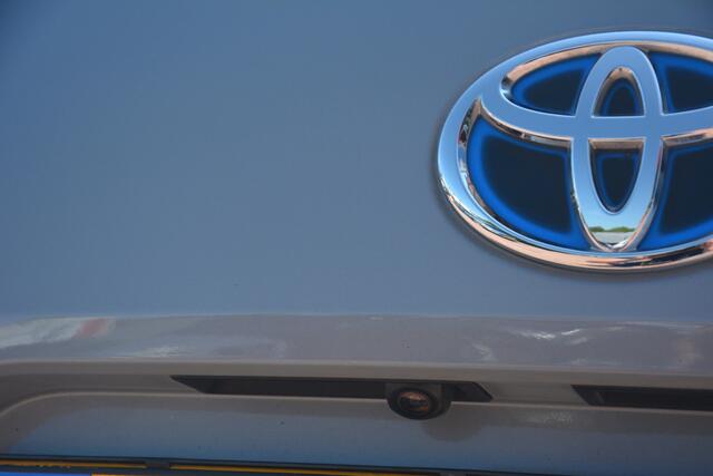 Toyota COROLLA Touring Sports 2.0 Hybrid Executive 1e eigenaar Nederlandse auto 108593 NAP dealeronderhouden laatste beurt bij 97000 km met oa ecc navigatie DAB camera afneembare trekhaak Head Up display lane assist dode hoek sensor adaptive