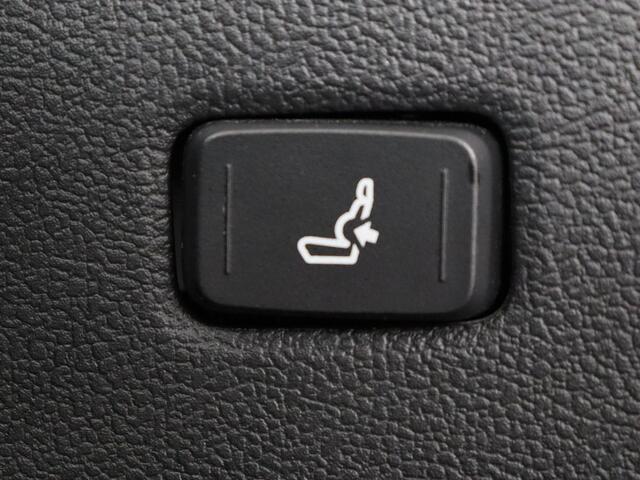 Toyota COROLLA 1.8 Hybrid Executive | Head-Up | Stoelverwarming | Adaptive cruise | Carplay | Camera | Navigatie | Sportstoelen | Keyless | Full LED
