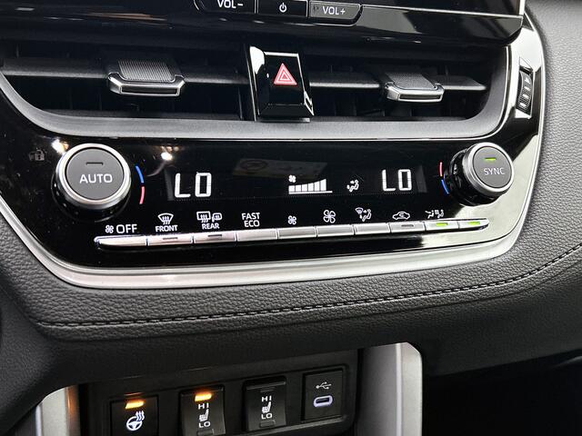 Toyota COROLLA Cross Hybrid 140 Dynamic Limited | Apple Carplay | Electrisch bedienbare achterklep | Stuurverwarming |