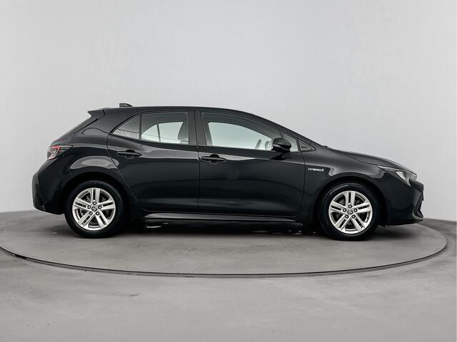 Toyota COROLLA 1.8 Hybrid Active Navi | Metaallak | Parkeercamera | Lichtmetalen Velgen |