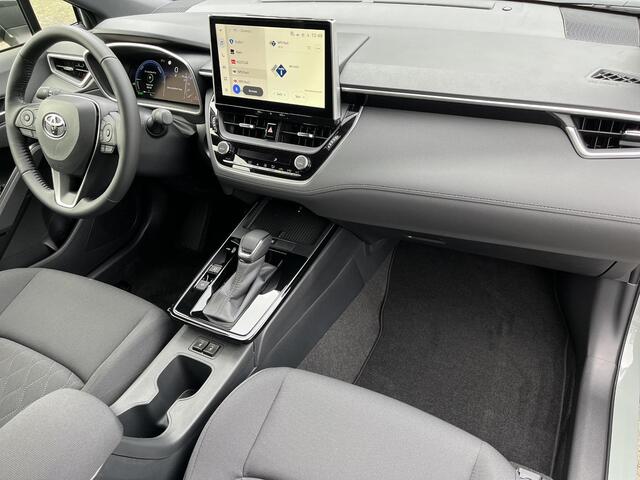 Toyota COROLLA Cross Hybrid 140 Dynamic | Urban Khaki | Nieuw uit voorraad leverbaar |
