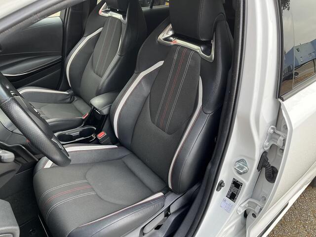 Toyota COROLLA Touring Sports 2.0 Hybrid GR-Sport | Rijklaar | NL-Auto | 1e Eigenaar | Apple carplay