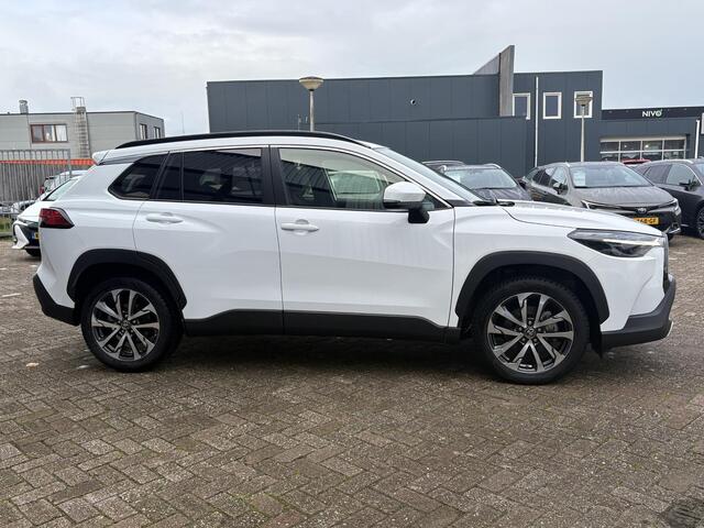 Toyota COROLLA Cross 2.0 High Power Hybrid First Edition | Trekhaak | Dodehoek sensor |