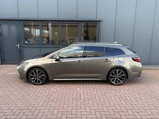 toyota-corolla-touring-sports-2.0-h