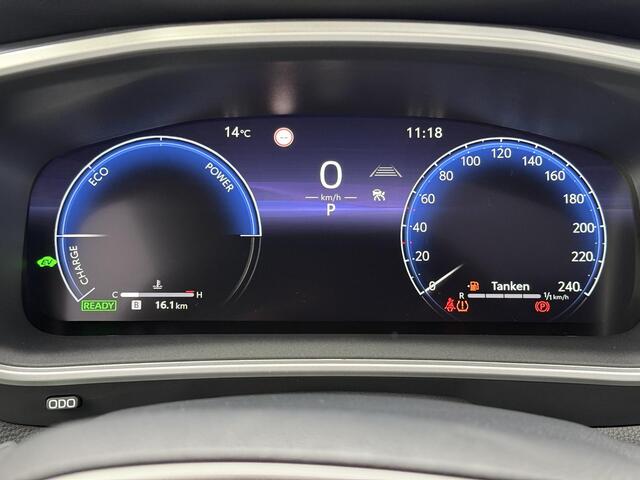 Toyota COROLLA Cross Hybrid 180 Executive **NIEUWE AUTO/ PANORAMADAK/ MJ 2025/ DIRECT LEVERBAAR**