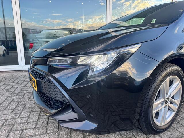 Toyota COROLLA 1.8 HYBRID BUSINESS- NAVI/CAMERA/ ALL IN PRIJS