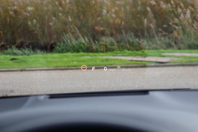 Toyota COROLLA Touring Sports Hybrid 200 Executive, Apple Carplay, Android Auto, JBL Audio, BSM, Parkeersensoren, Parkeercamera, Stoelverwarming, Heads up display