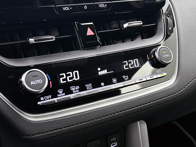 Toyota COROLLA Cross Hybrid 140 Style | Draadloze Telefoonlader | Elektrische Achterklep | Parkeersensoren V+A |