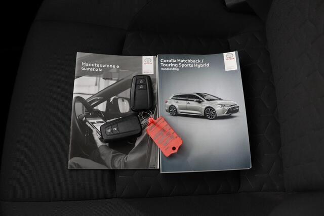 Toyota COROLLA 2.0 Hybrid Bi-tone | Cruise control | Apple carplay android auto | Keyless |