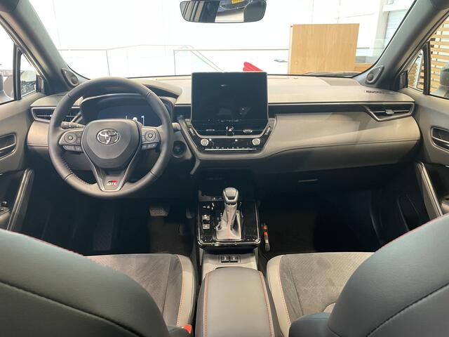 Toyota COROLLA Cross Hybrid 180 GR Sport | Apple Carplay | Toyota Safety Sense | Dikke uitvoering | Achteruitrijcamera |