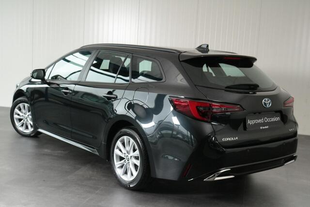 Toyota COROLLA Hybrid 140 Dynamic, Parkeersensoren , Stuur en stoelverwarming