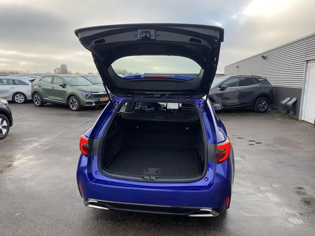 Toyota COROLLA Touring Sports Hybrid 140 Active NL Auto, boekjes compleet, navigatie Apple CarPlay/Android Auto, adaptieve cruise control, achteruitrij camera, keyless